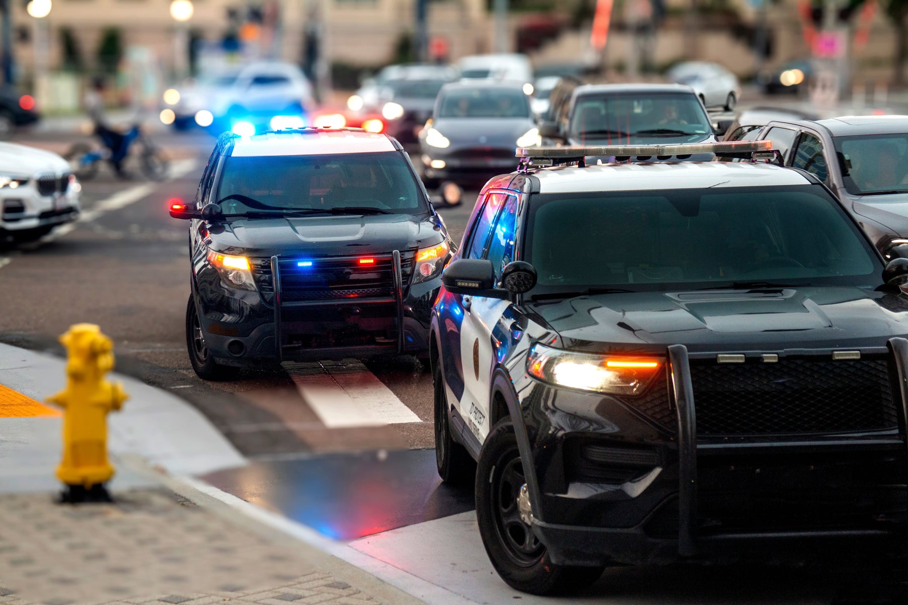 New York Emergency Vehicle Light Laws: The One-Light Rule & the 2024 Green Light Change